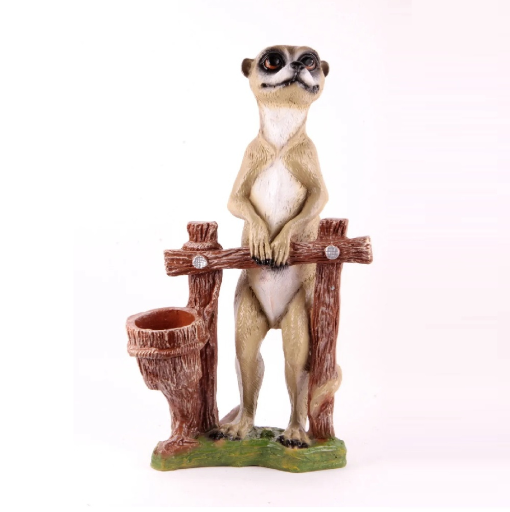 Фигура садовая СУРИКАТ У ЗАБОРА с кашпо / 1